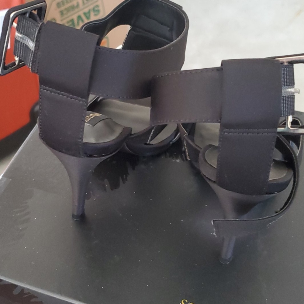 Shoes - Picture 3 of 4